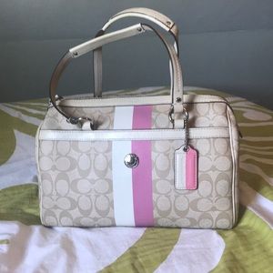 Authentic Coach bag super versatile!